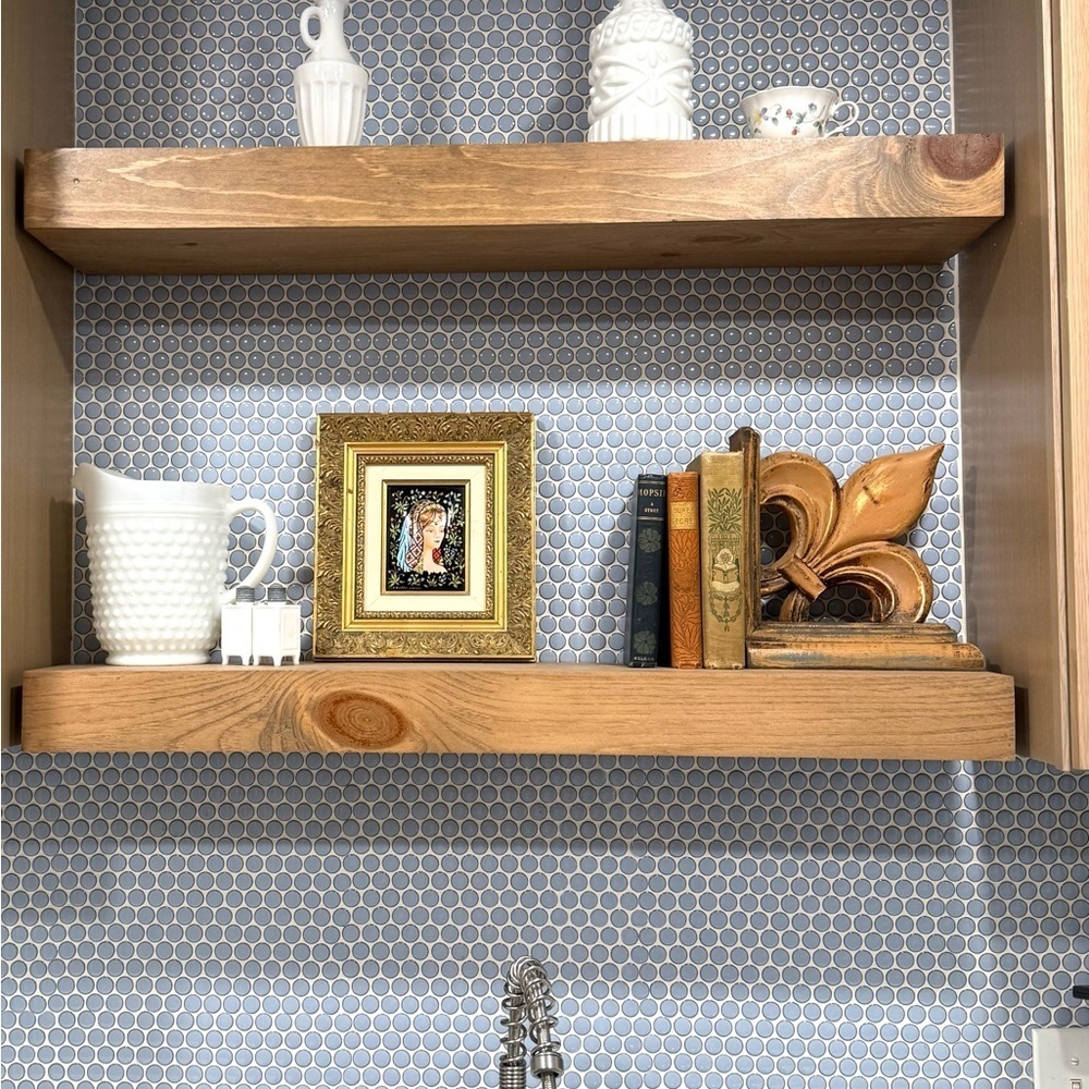 Fleur-de-lis Wood Book Stop - Picture 3 of 11